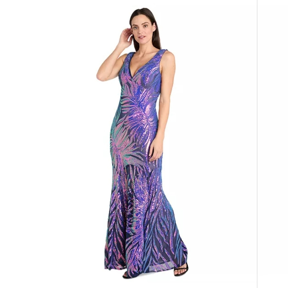 Women's Clothing (766)